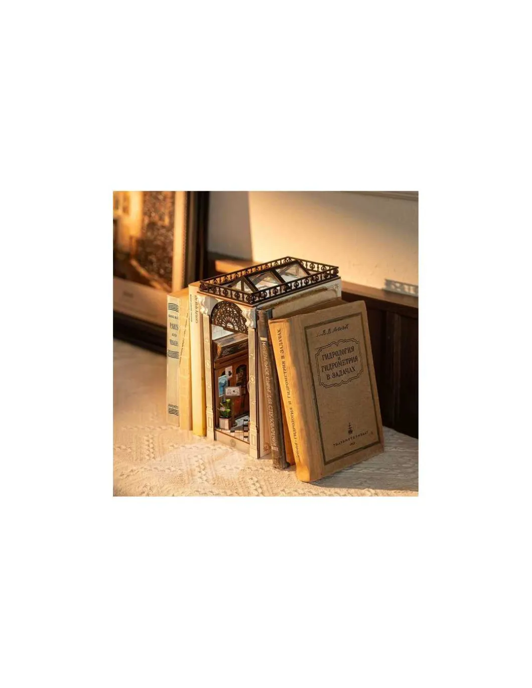 Maquette Arcade Dating Book Nook - Rolife
