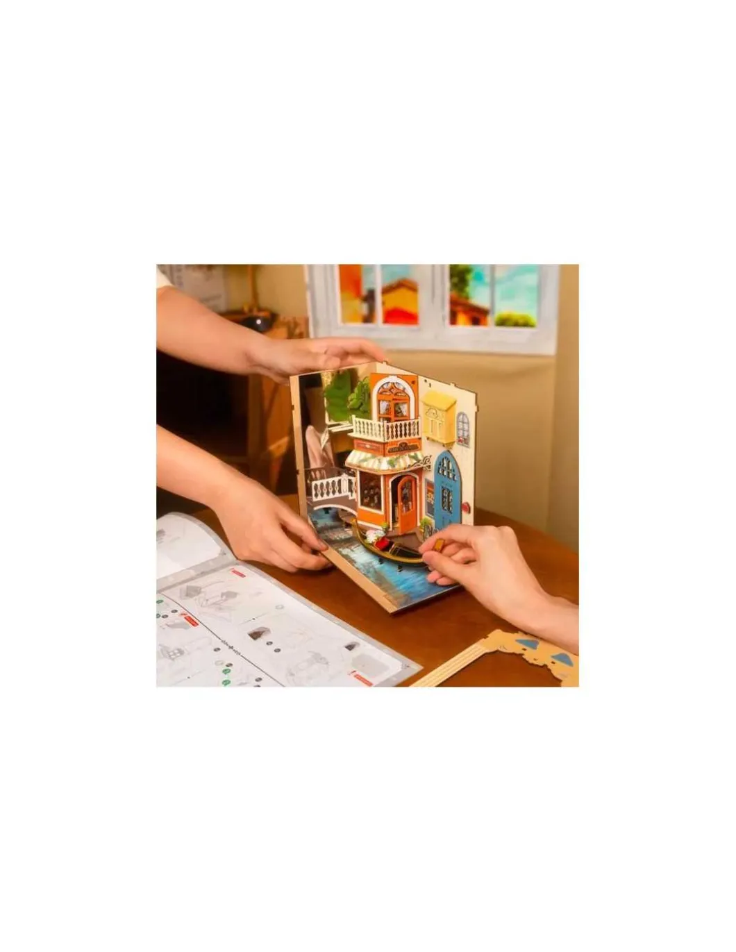 Maquette Romantic Venise Book Nook - Rolife