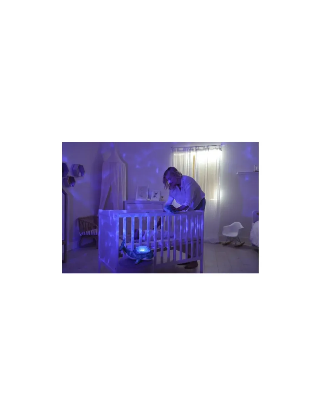 Tranquil whale blue family Peluche musicale à projections - Cloud b